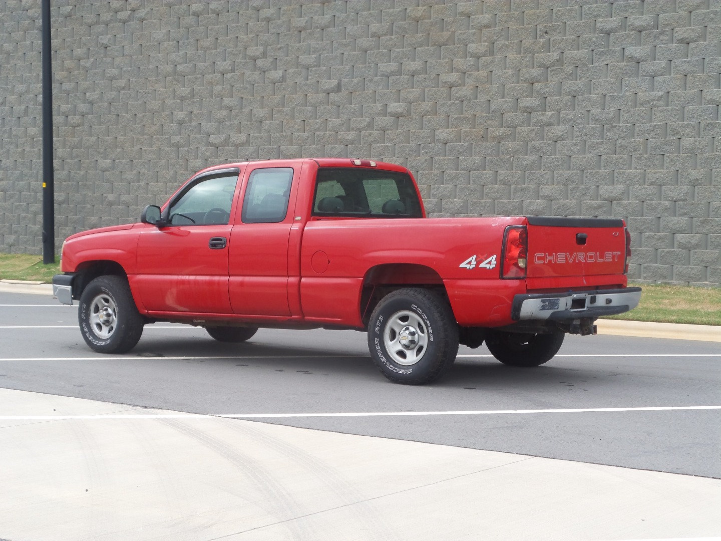 Used 2004 Chevrolet Silverado 1500 W/T AWD/4WD image 8