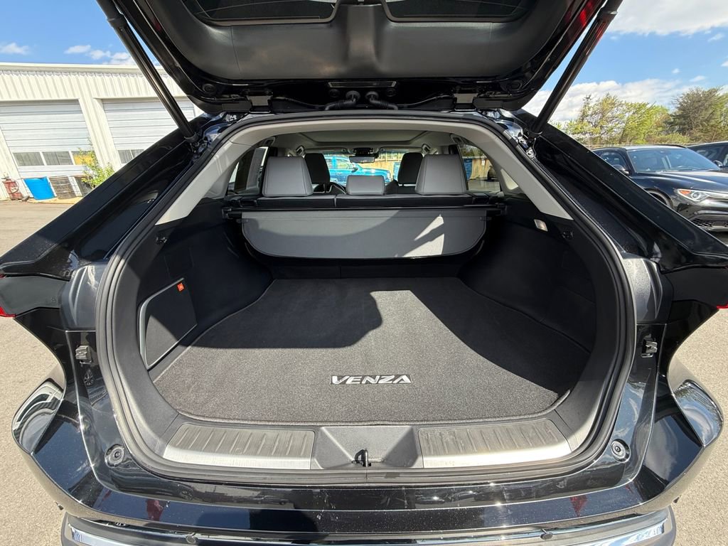 Used 2022 Toyota Venza Limited w/ Advanced Technology Package image 29