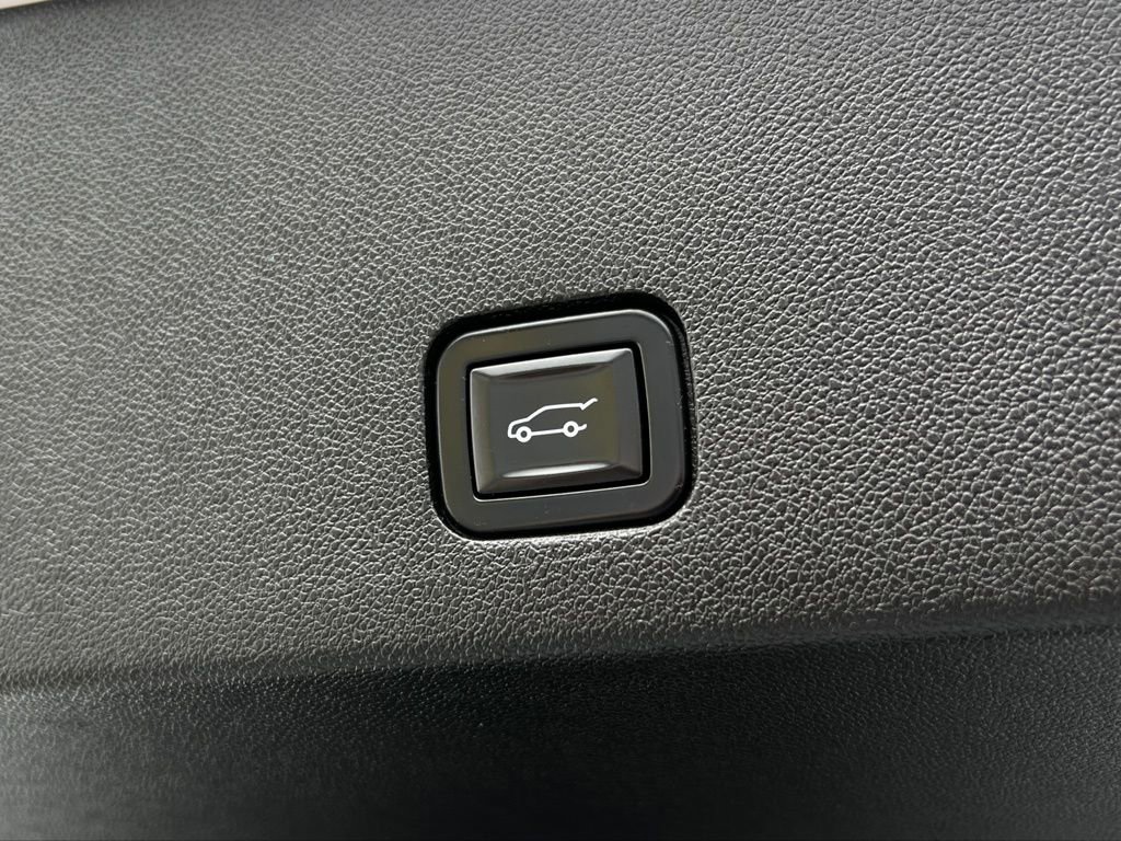 Used 2022 Cadillac XT6 Premium Luxury image 24