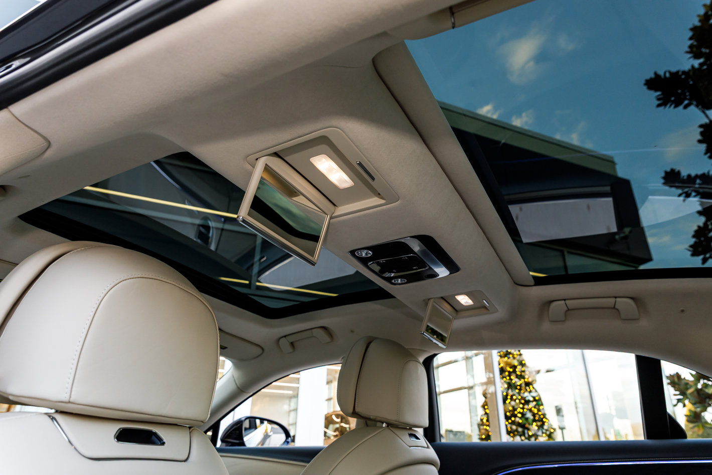 New 2026 Bentley Flying Spur Azure image 39