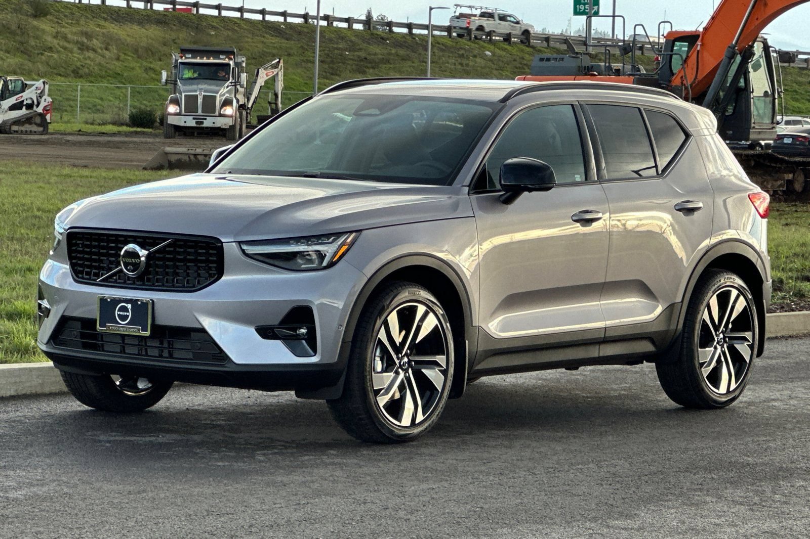 Used 2026 Volvo XC40 B5 Ultra w/ Protection Package Premier AWD/4WD image 7