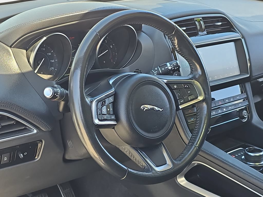 Used 2019 Jaguar F-PACE Prestige AWD/4WD image 19