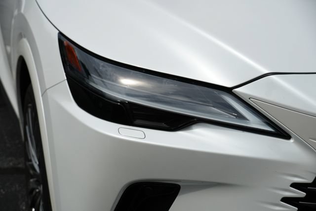 Used 2024 Lexus RX 350 w/ Convenience Package AWD/4WD image 3