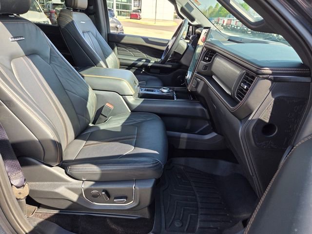 Used 2023 Ford Expedition Platinum image 15