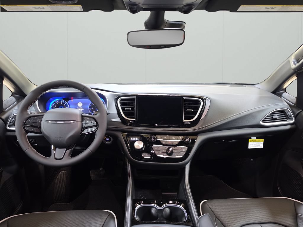 New 2027 Chrysler Pacifica Limited AWD/4WD image 15