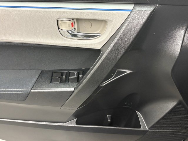 Used 2015 Toyota Corolla LE image 11