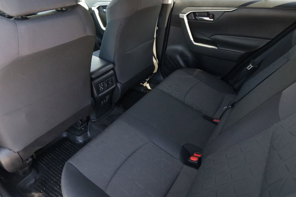 Used 2020 Toyota RAV4 XLE w/ Convenience Package image 20