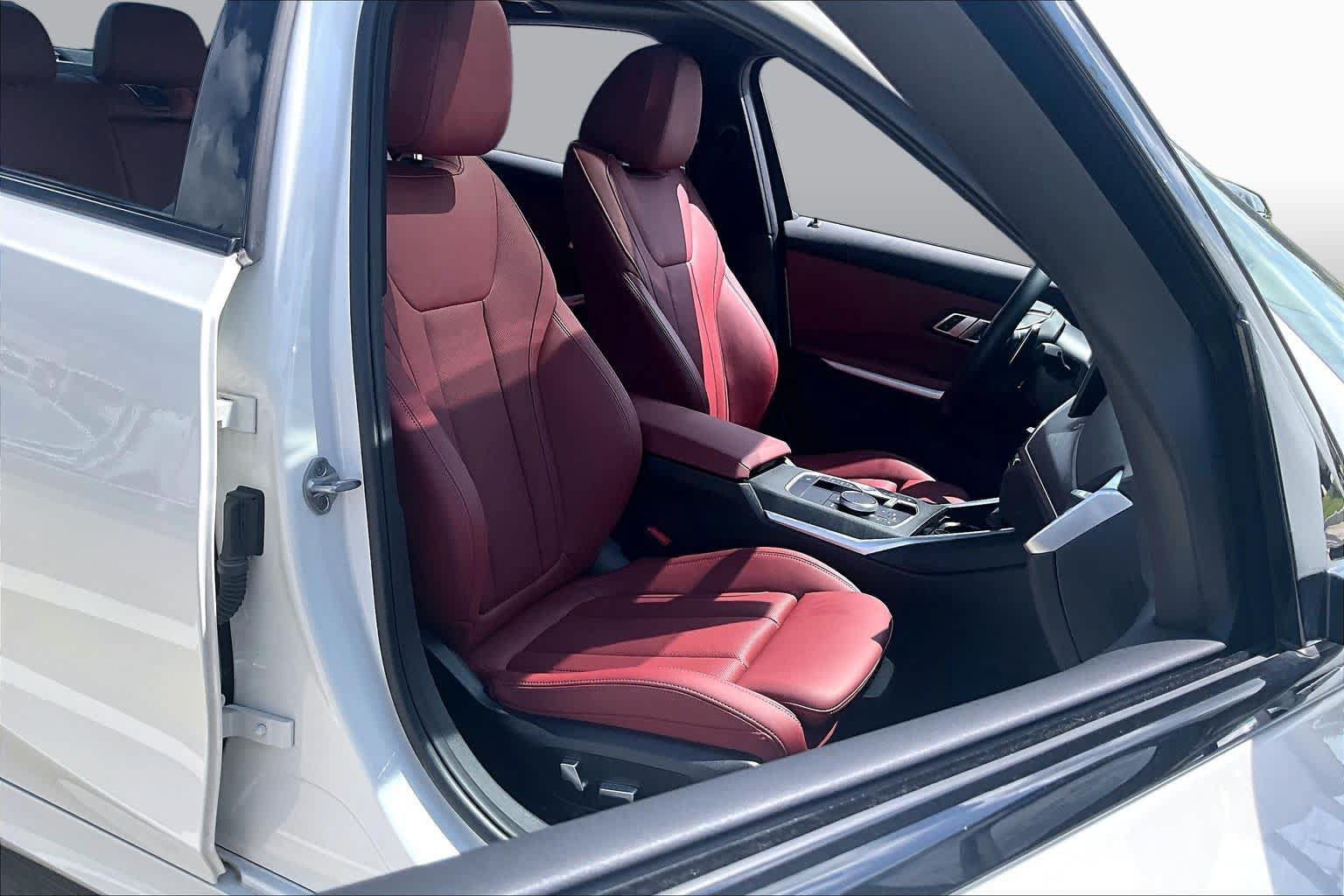 Used 2023 BMW 330i Sedan w/ Driving Assistance Package RWD image 8