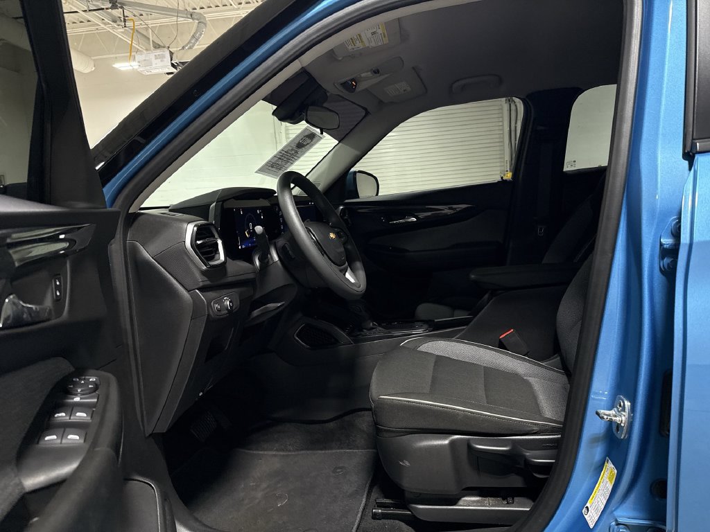 Used 2025 Chevrolet TrailBlazer LT FWD image 19