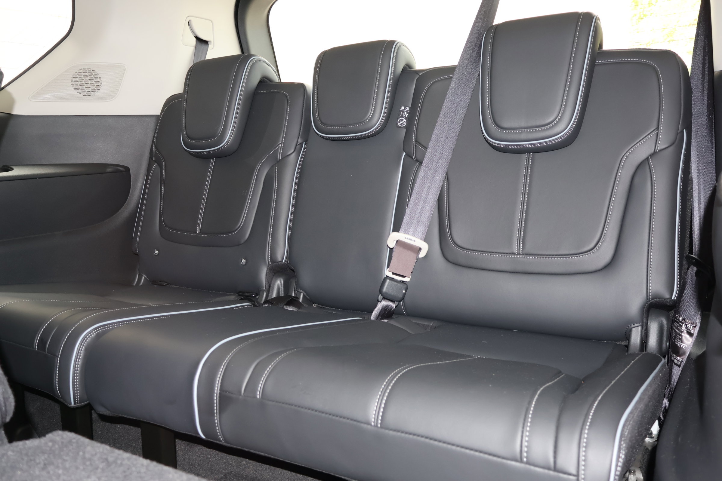 Certified 2025 INFINITI QX80 Sensory AWD/4WD image 19