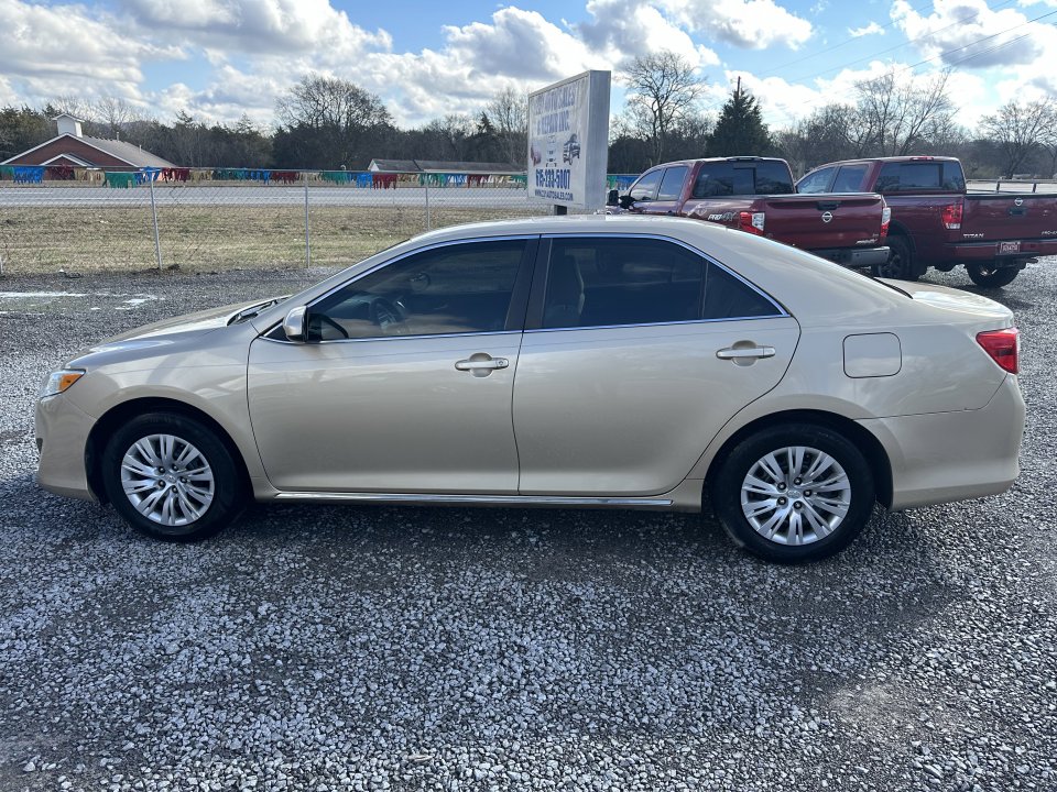 Used 2012 Toyota Camry LE image 7