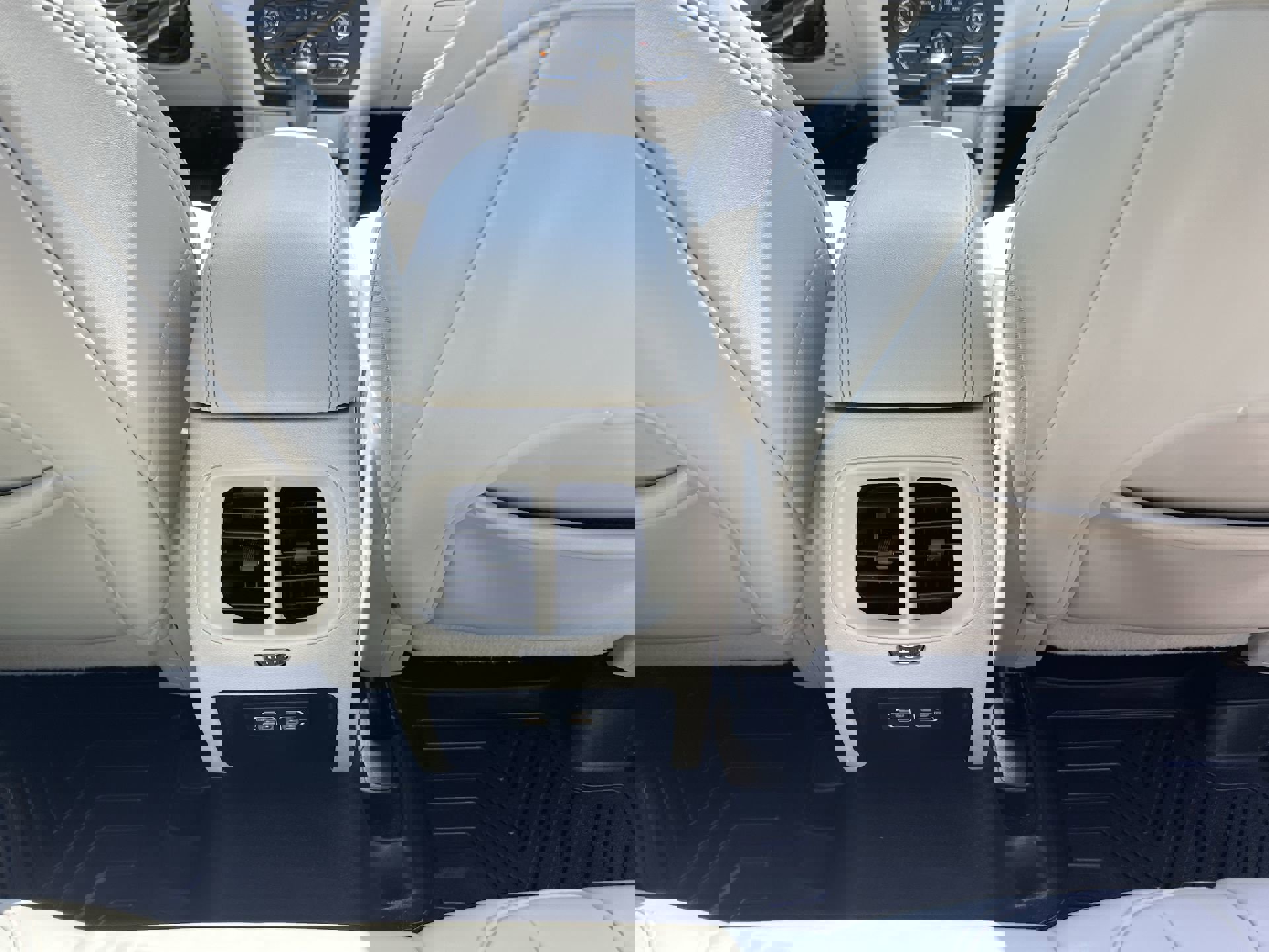 Used 2021 Jeep Cherokee Latitude Plus w/ Sun & Sound Group image 21