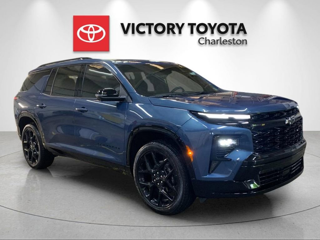 Used 2026 Chevrolet Traverse RS w/ LPO, Floor Liner Package AWD/4WD image 5