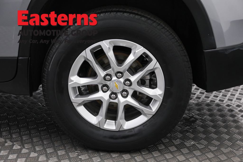 Used 2023 Chevrolet Traverse LS w/ Safety Package image 34