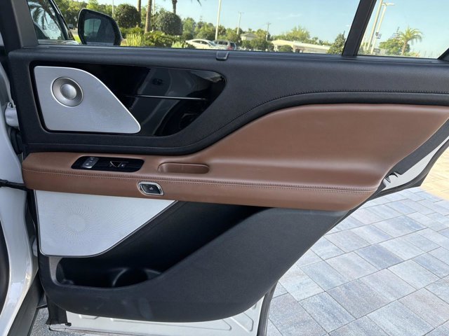 Certified 2023 Lincoln Aviator Reserve w/ Equipment Group 201A image 22