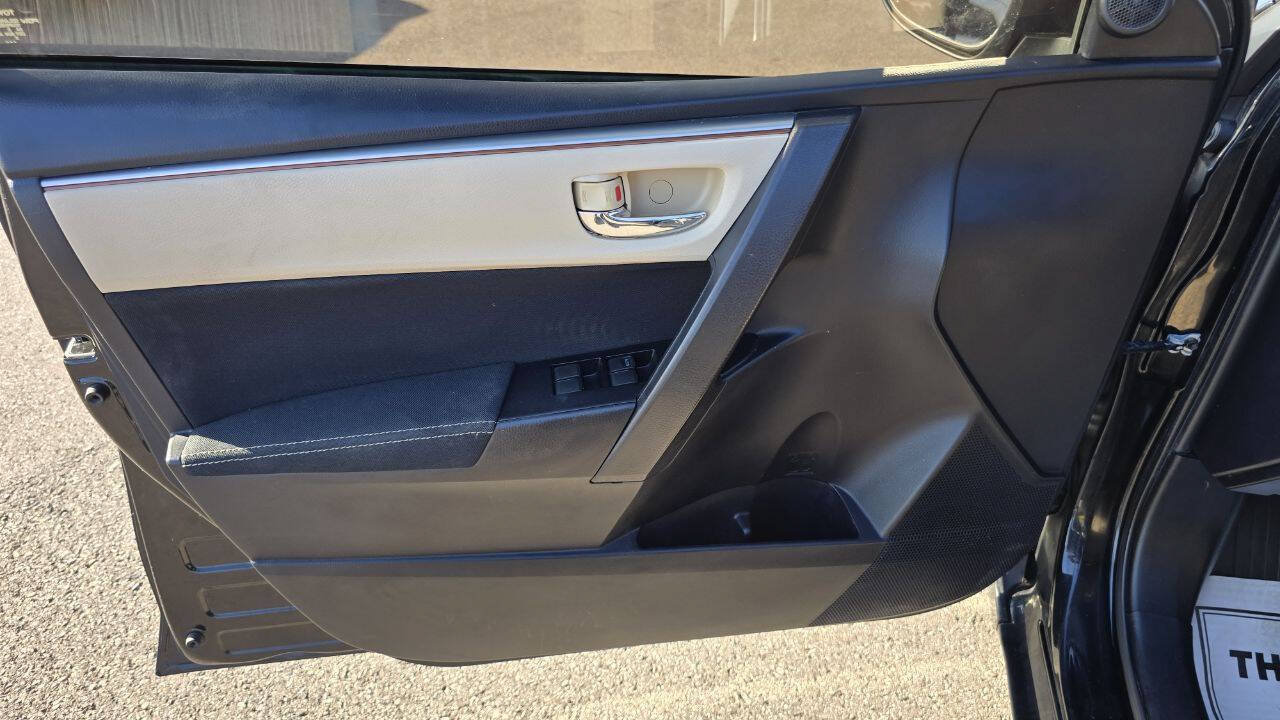 Used 2015 Toyota Corolla LE FWD image 35
