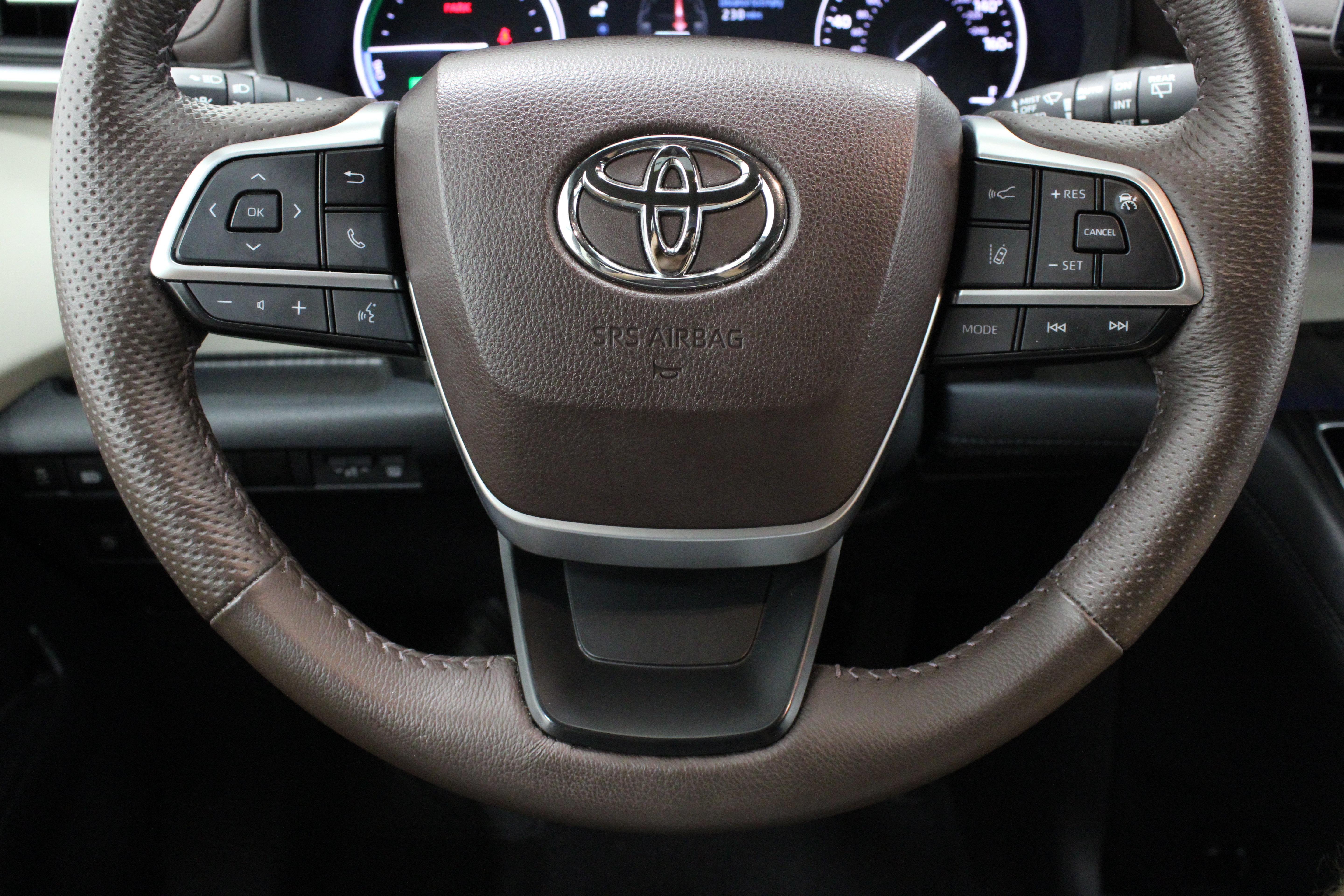 Used 2024 Toyota Sienna Platinum AWD/4WD image 26