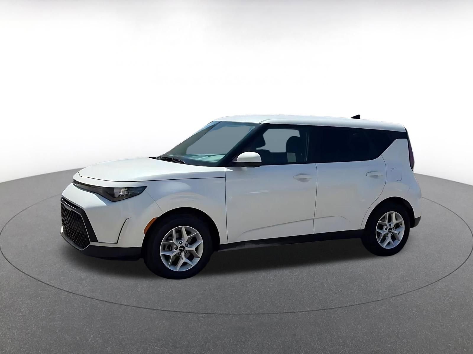 Used 2025 Kia Soul LX w/ LX Technology Package image 8