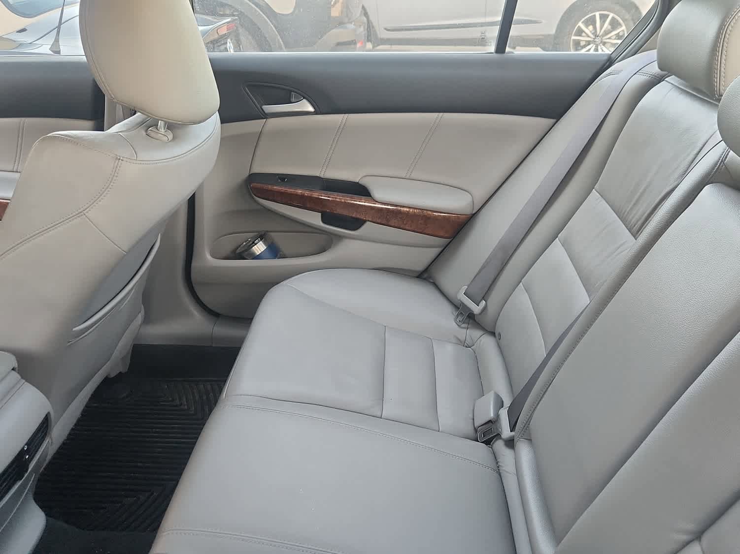 Used 2011 Honda Accord EX-L image 8