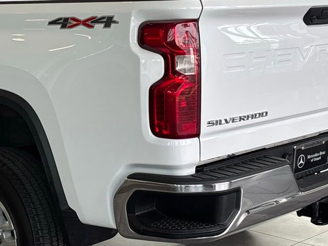Used 2025 Chevrolet Silverado 2500 LT w/ Convenience Package image 11