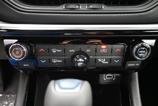 New 2026 Jeep Compass Trailhawk w/ Trailer Tow Group AWD/4WD image 22