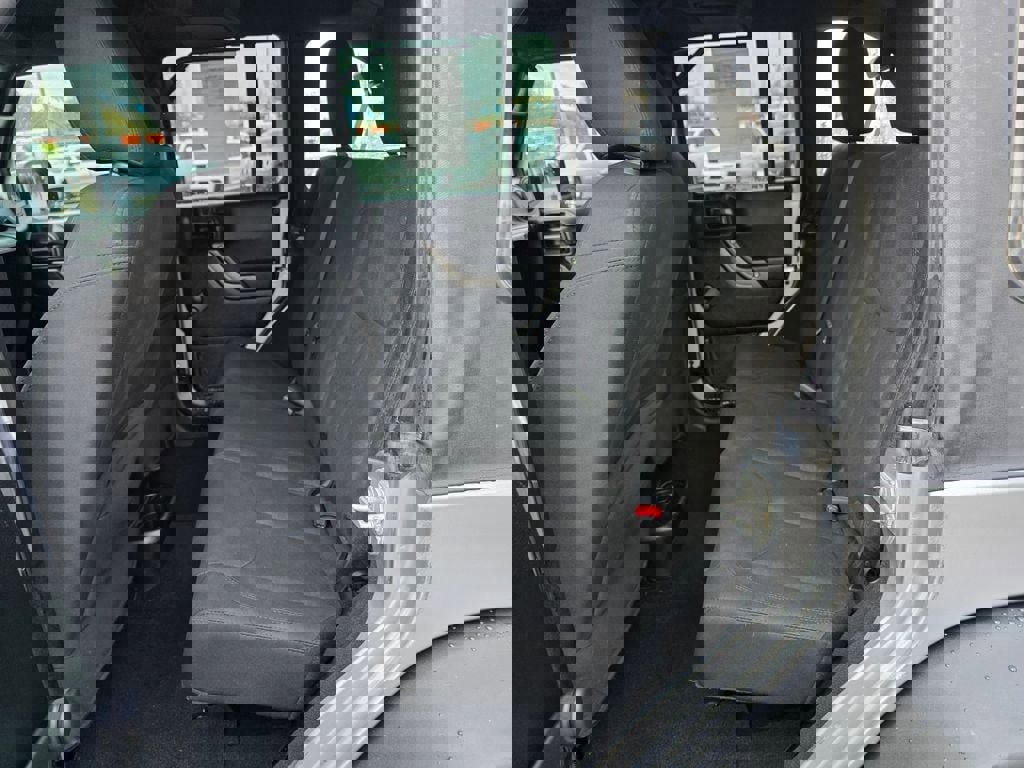 Used 2018 Jeep Wrangler Unlimited Sport w/ Connectivity Group image 6