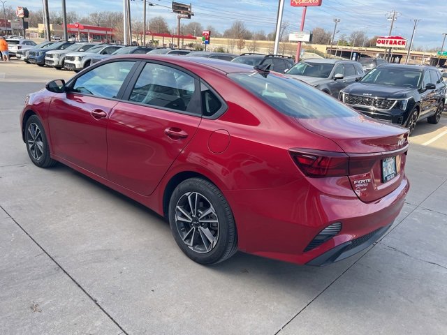 Used 2024 Kia Forte LXS w/ LXS Technology Package image 5