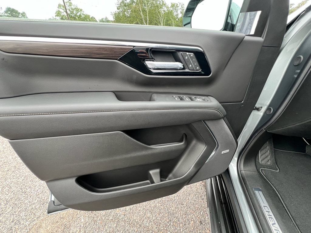 New 2026 Chevrolet Suburban Premier w/ Sun And Tow Package image 32