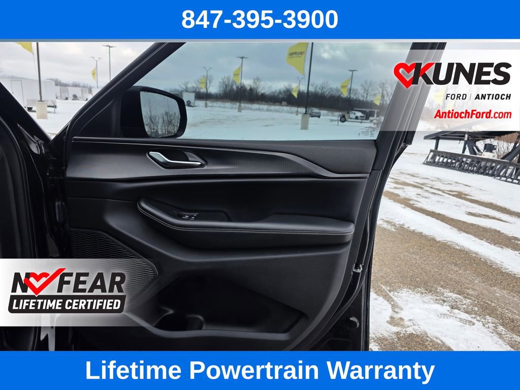 Used 2024 Jeep Grand Cherokee L Altitude image 31