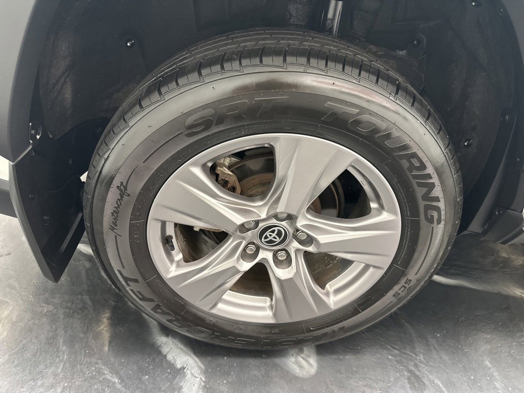 Used 2022 Toyota RAV4 XLE image 30