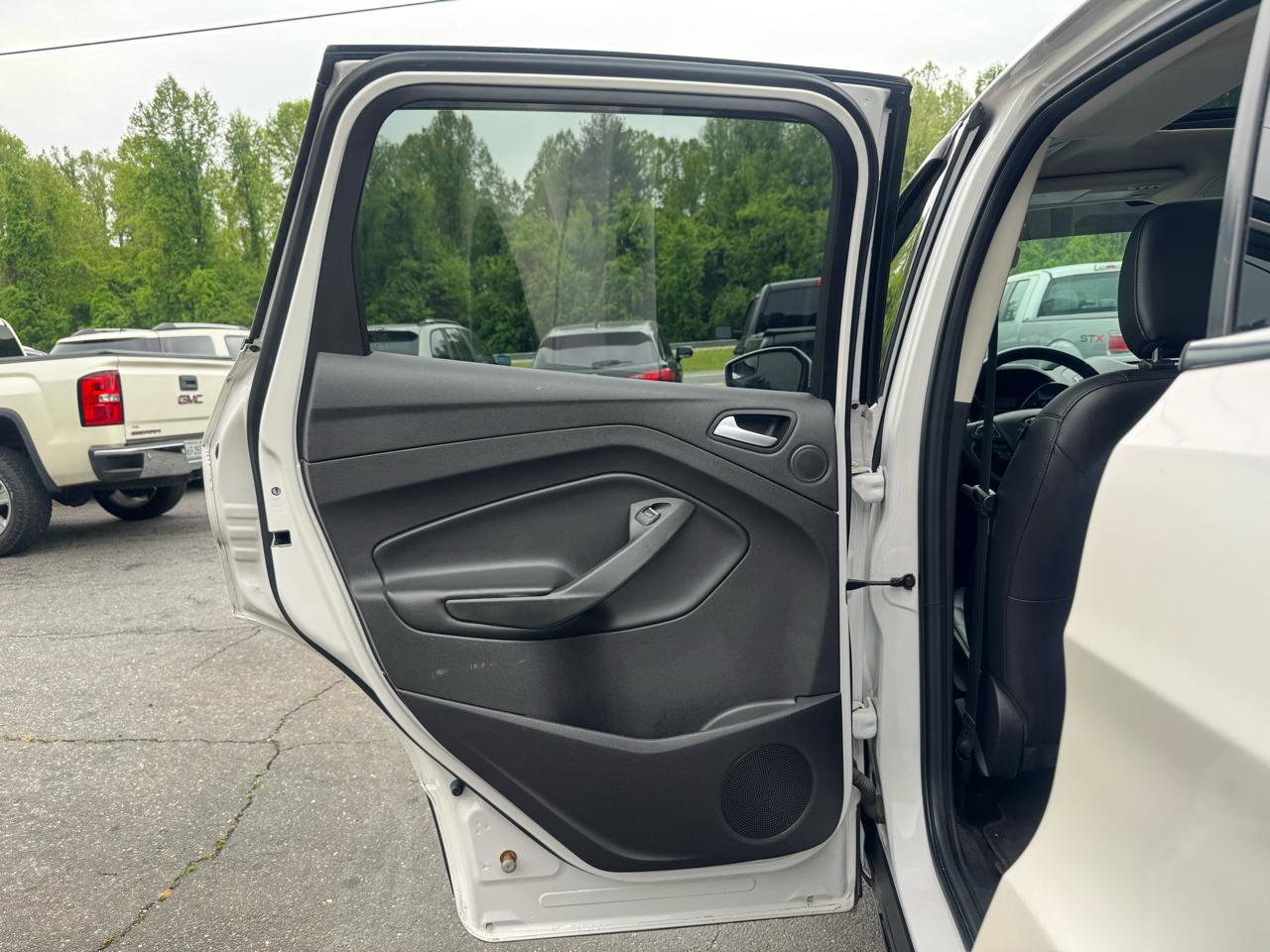 Used 2018 Ford Escape Titanium AWD/4WD image 11