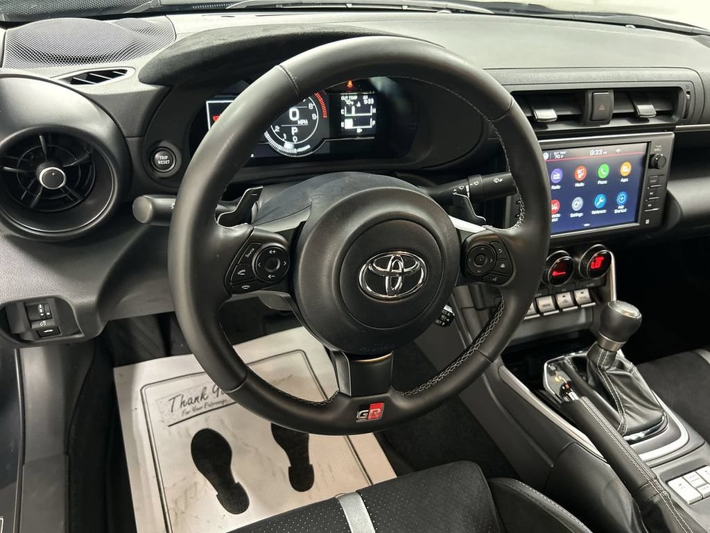 Used 2026 Toyota GR86 Premium w/ ALL Weather Mat Package (TMS) RWD image 4
