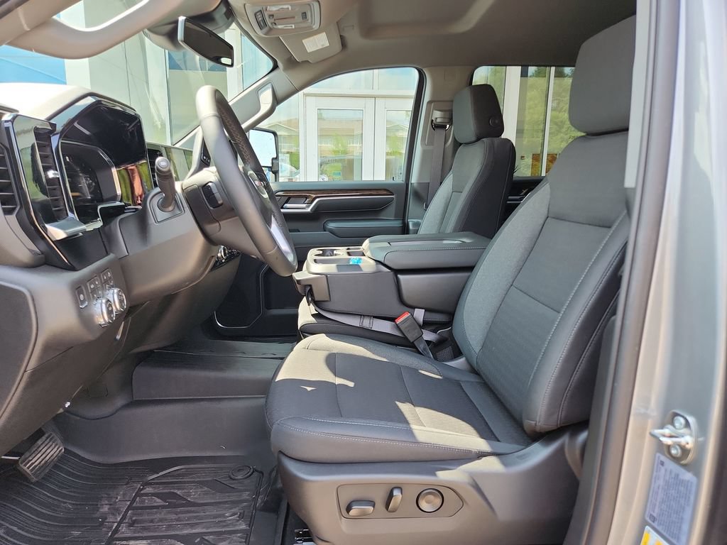 New 2026 GMC Sierra 2500 SLE AWD/4WD image 11