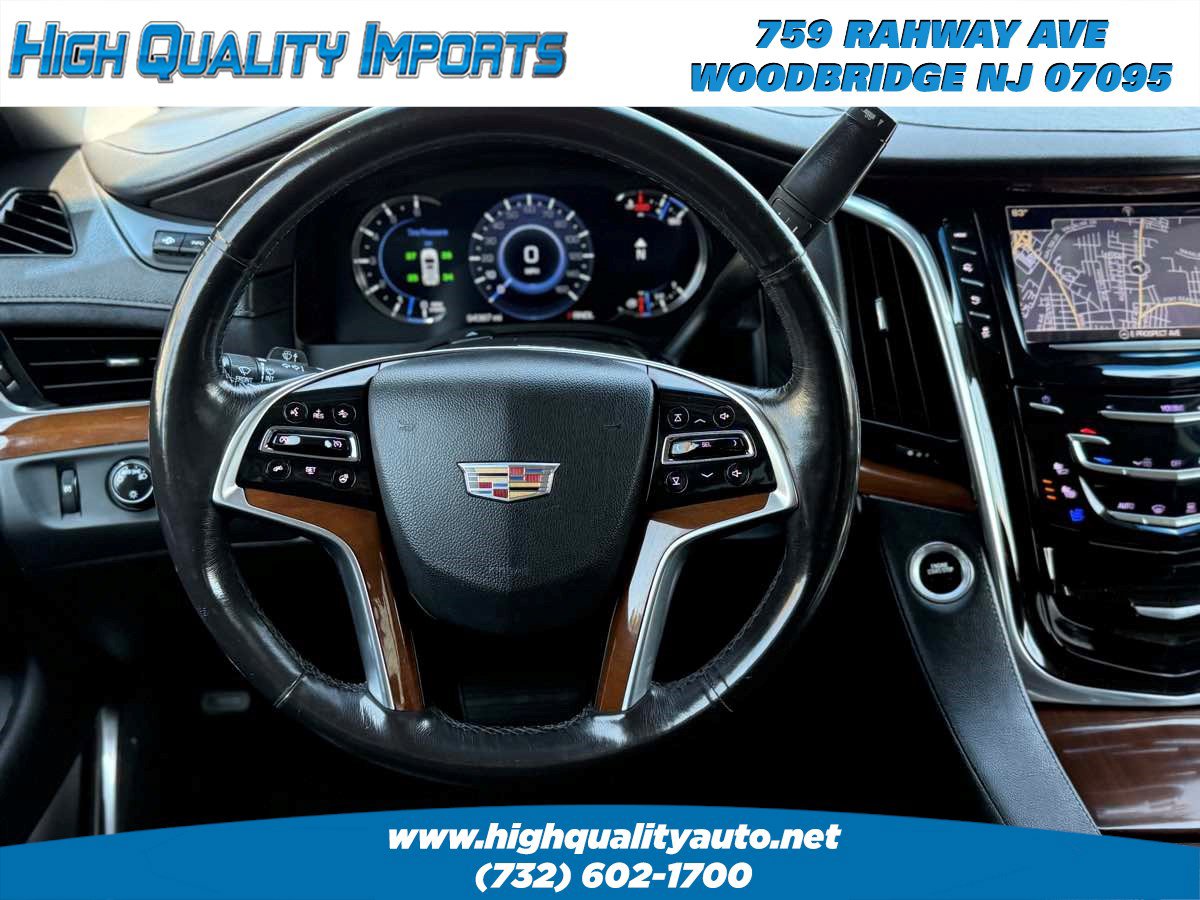 Used 2018 Cadillac Escalade Luxury AWD/4WD image 31