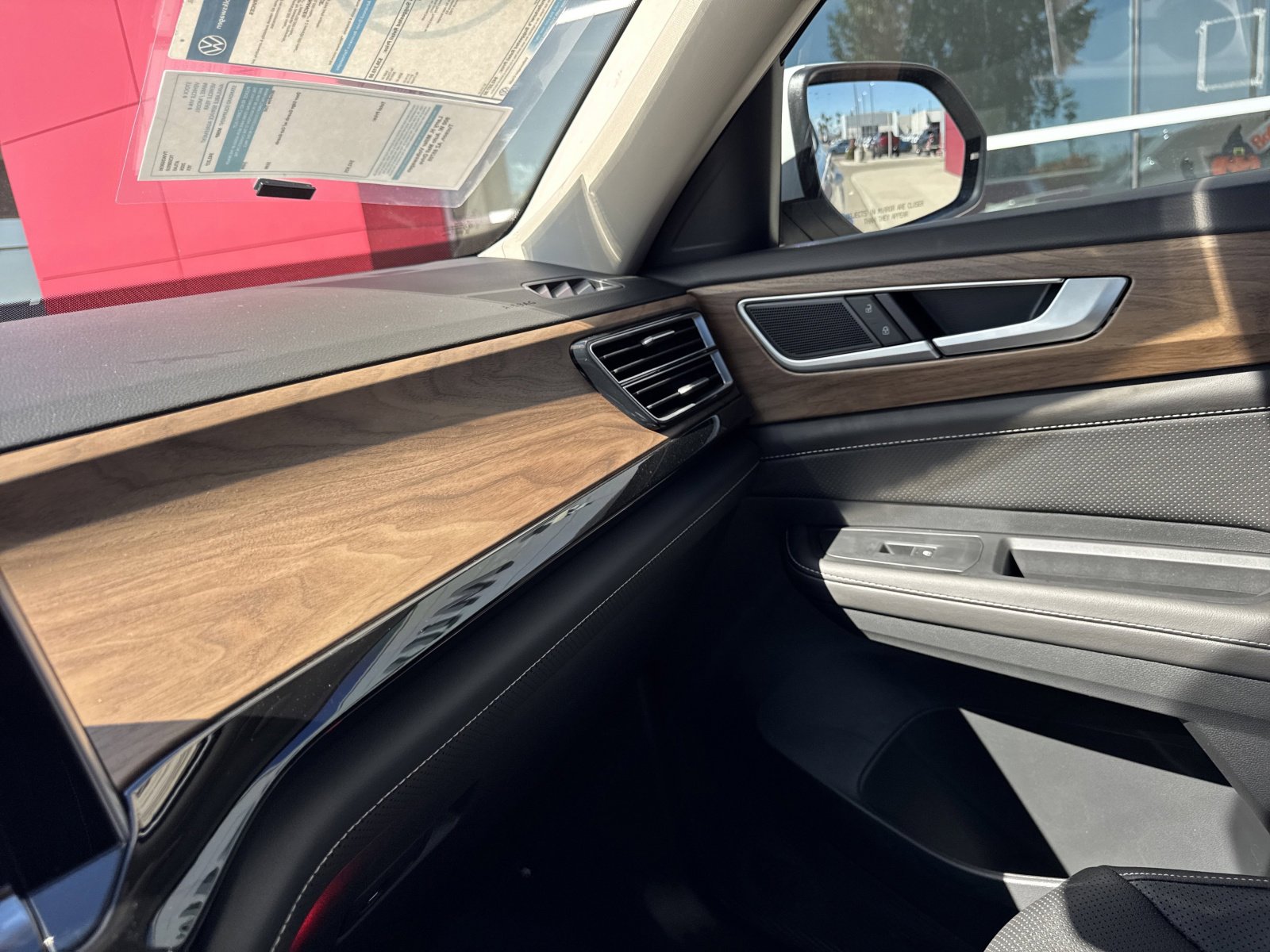 New 2026 Volkswagen Atlas SE image 24