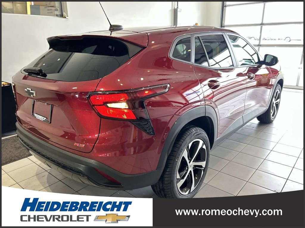 Used 2024 Chevrolet Trax RS w/ Driver Confidence Package image 4