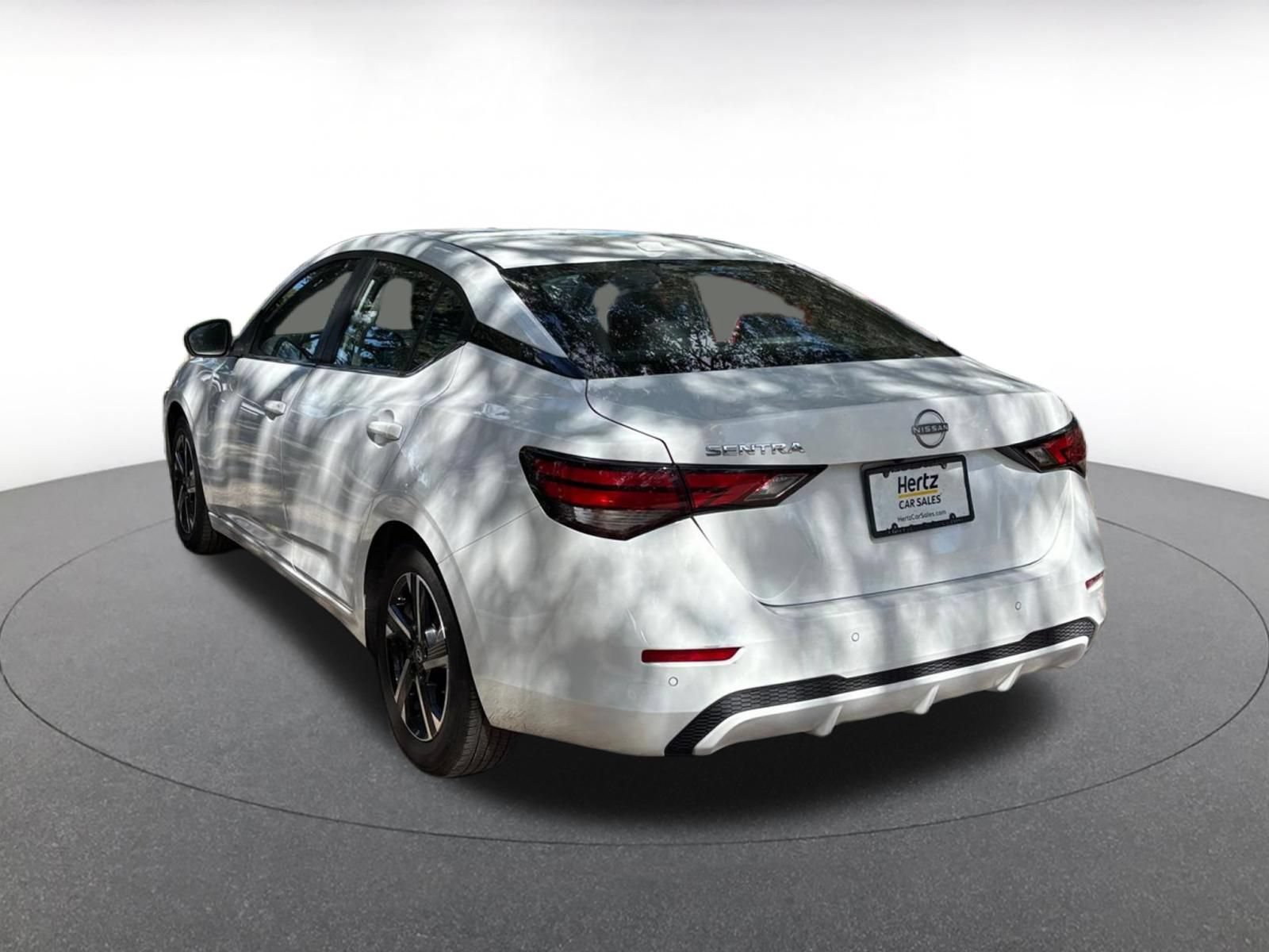 Used 2025 Nissan Sentra SV FWD image 8
