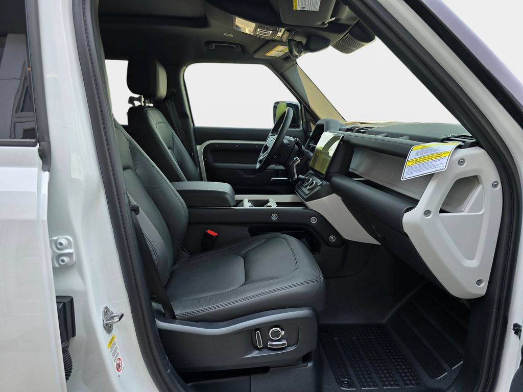 New 2026 Land Rover Defender 130 X-Dynamic SE AWD/4WD image 10