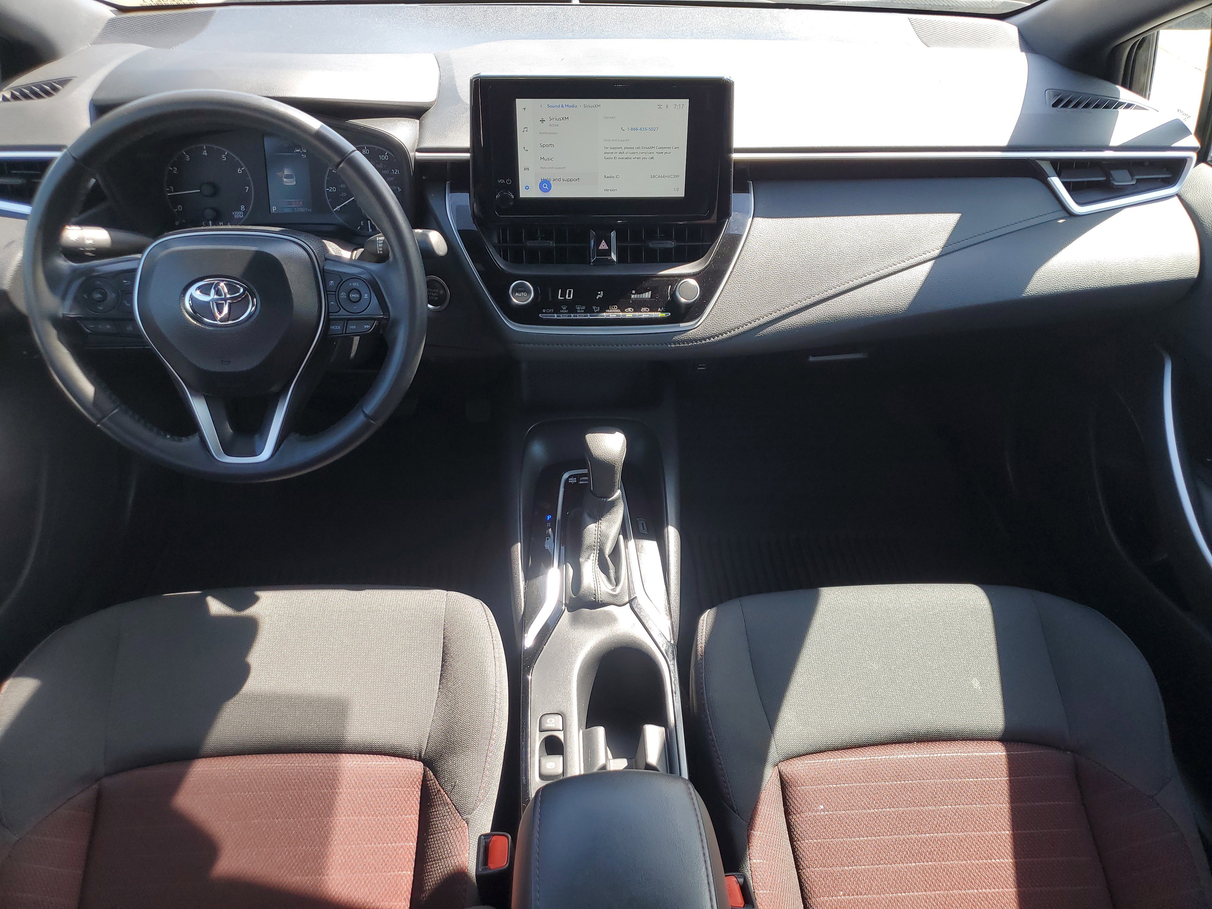 Used 2025 Toyota Corolla SE image 15