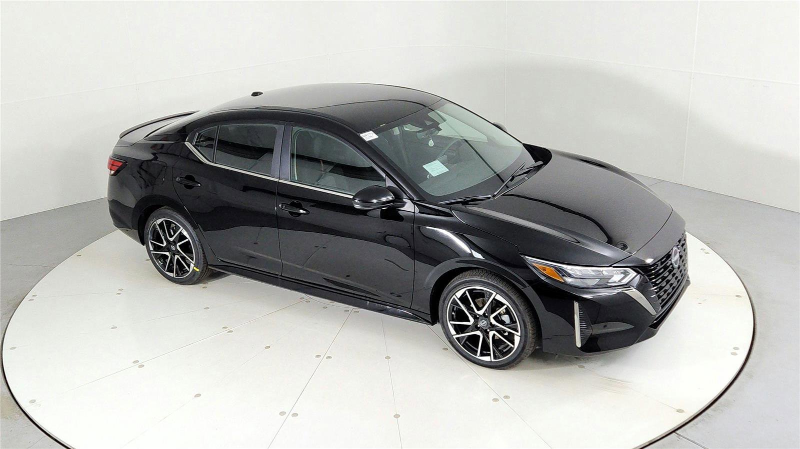 Used 2024 Nissan Sentra SR w/ Trunk Package FWD image 34