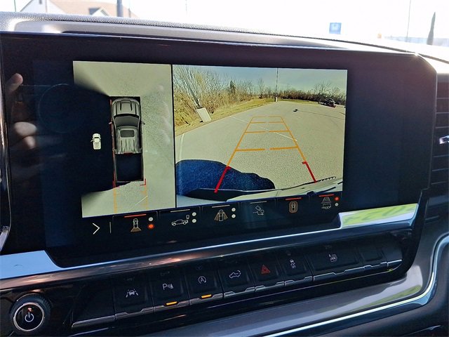 Used 2024 Chevrolet Silverado 1500 High Country w/ Technology Package image 4