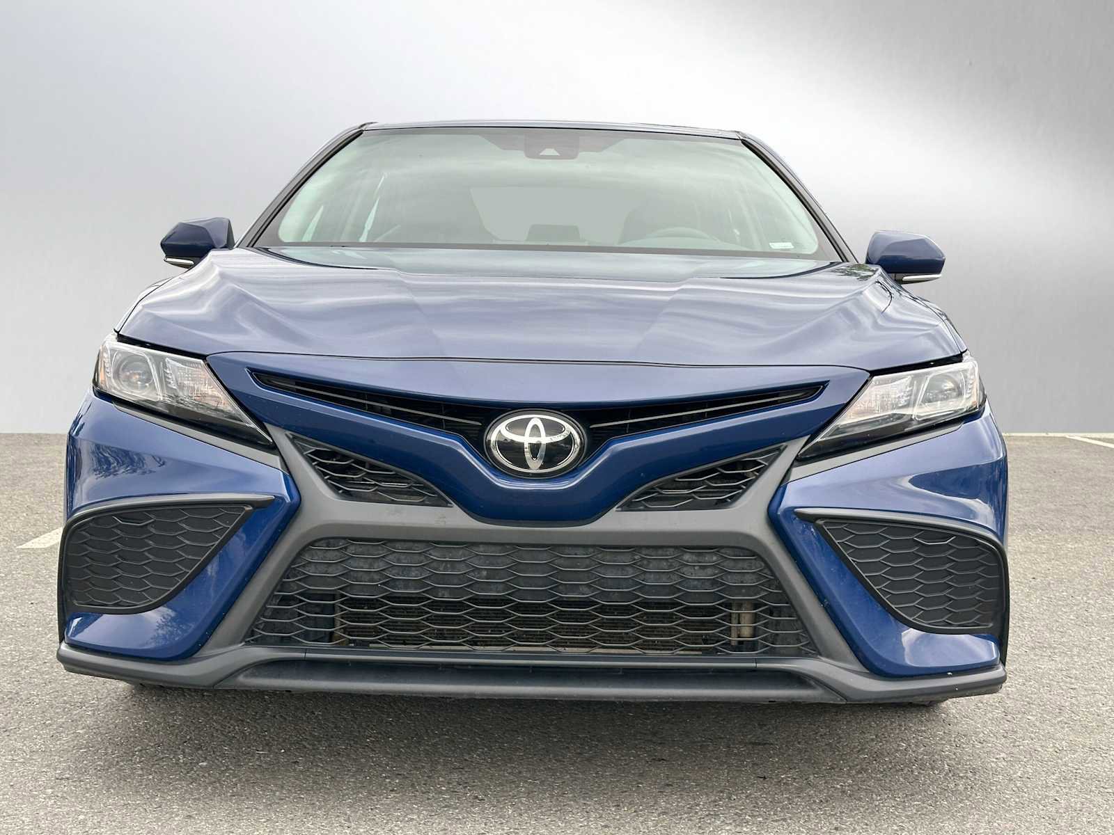 Used 2024 Toyota Camry SE image 8