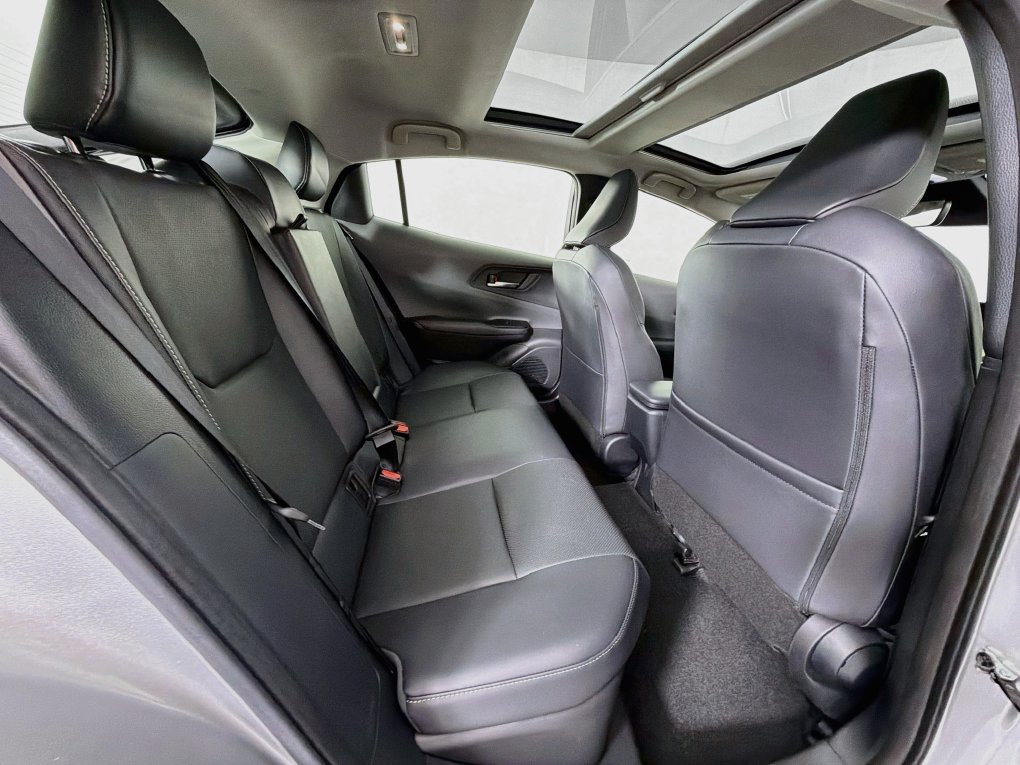 Used 2024 Toyota Prius XLE FWD image 28