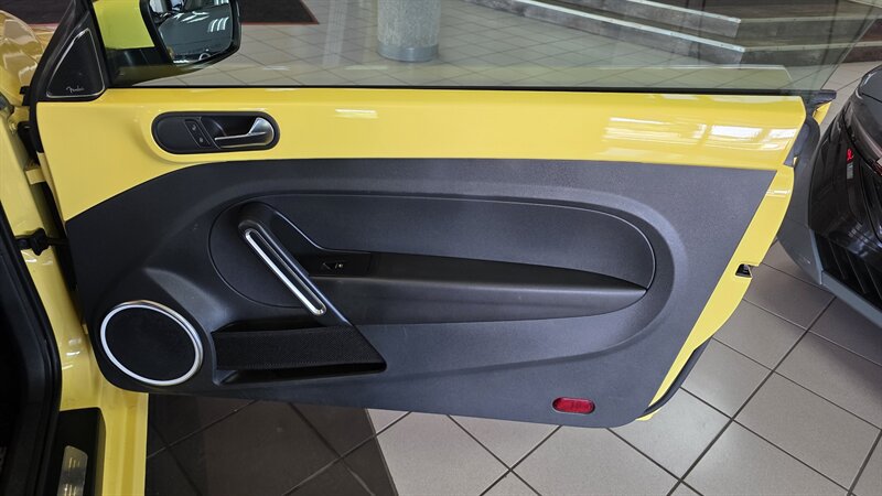 Used 2012 Volkswagen Beetle 2.5 FWD image 24