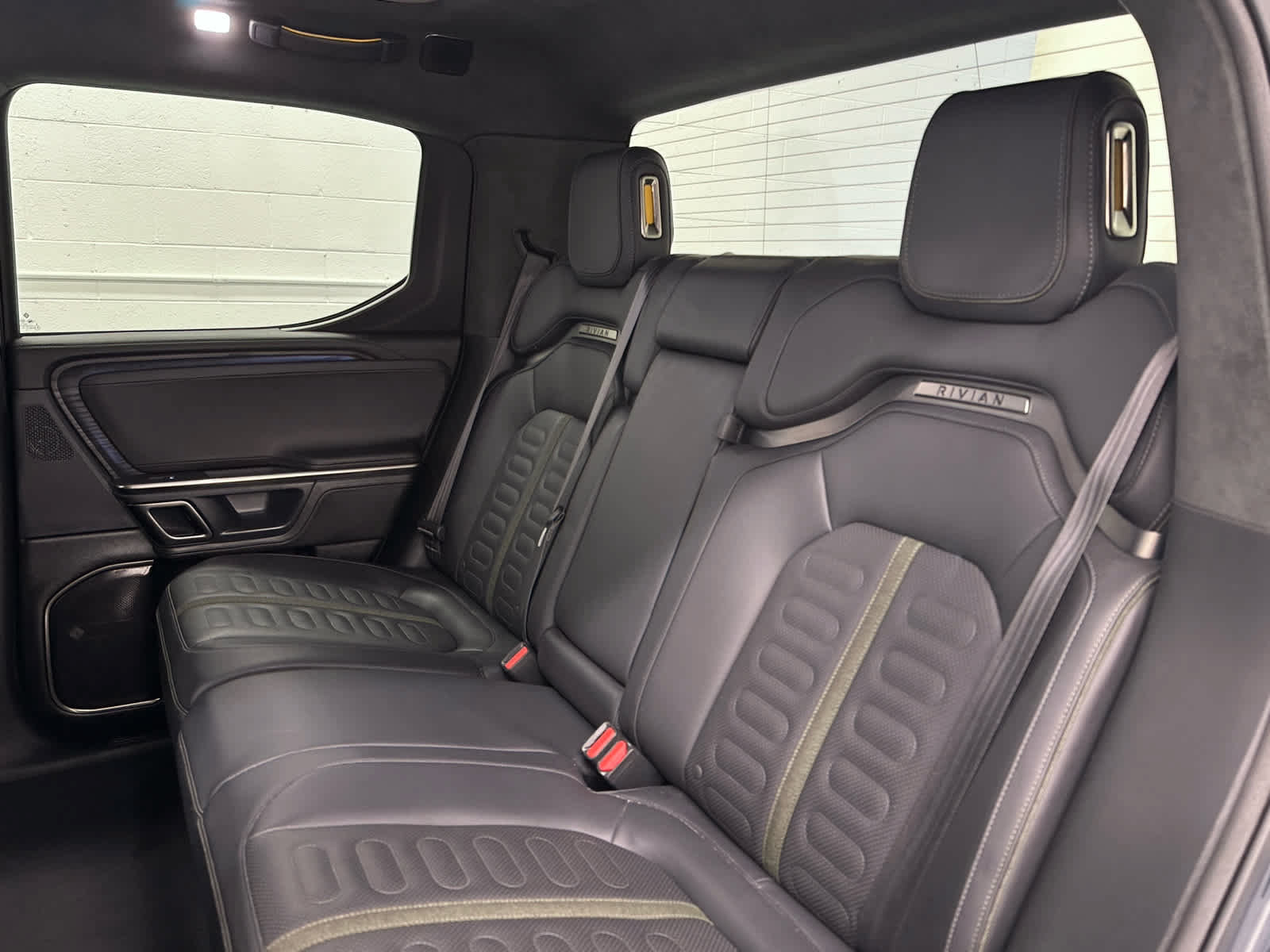 Used 2023 Rivian R1T Adventure AWD/4WD image 16