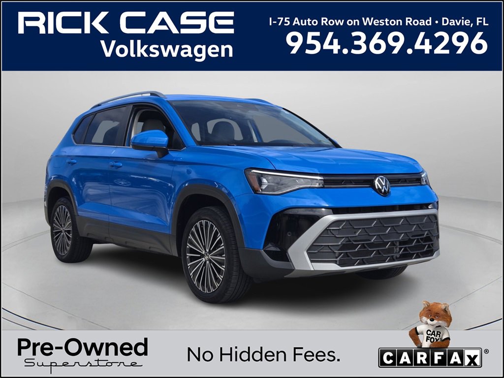 Certified 2025 Volkswagen Taos SE image 1