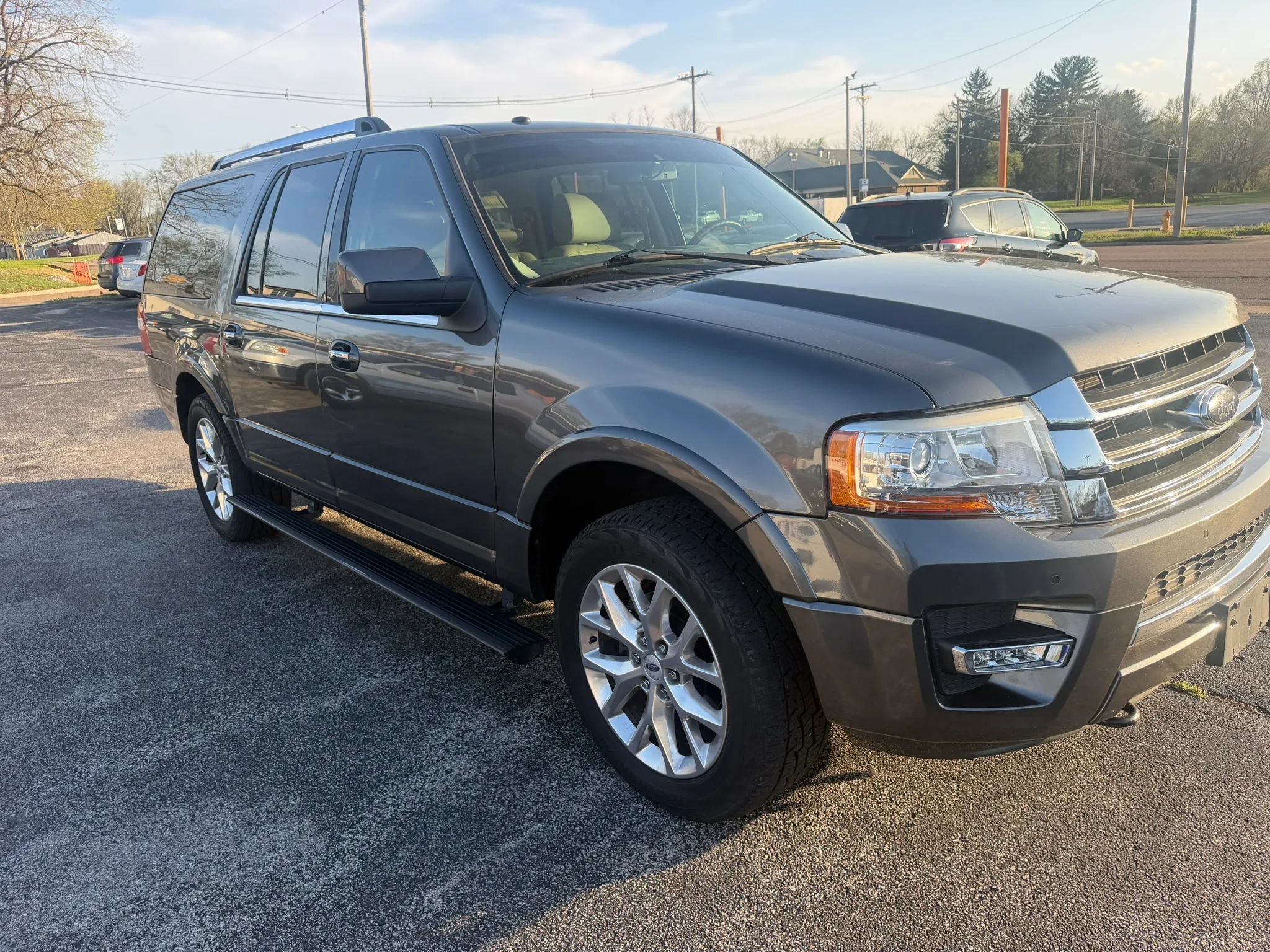 Used 2015 Ford Expedition Max Limited AWD/4WD image 4