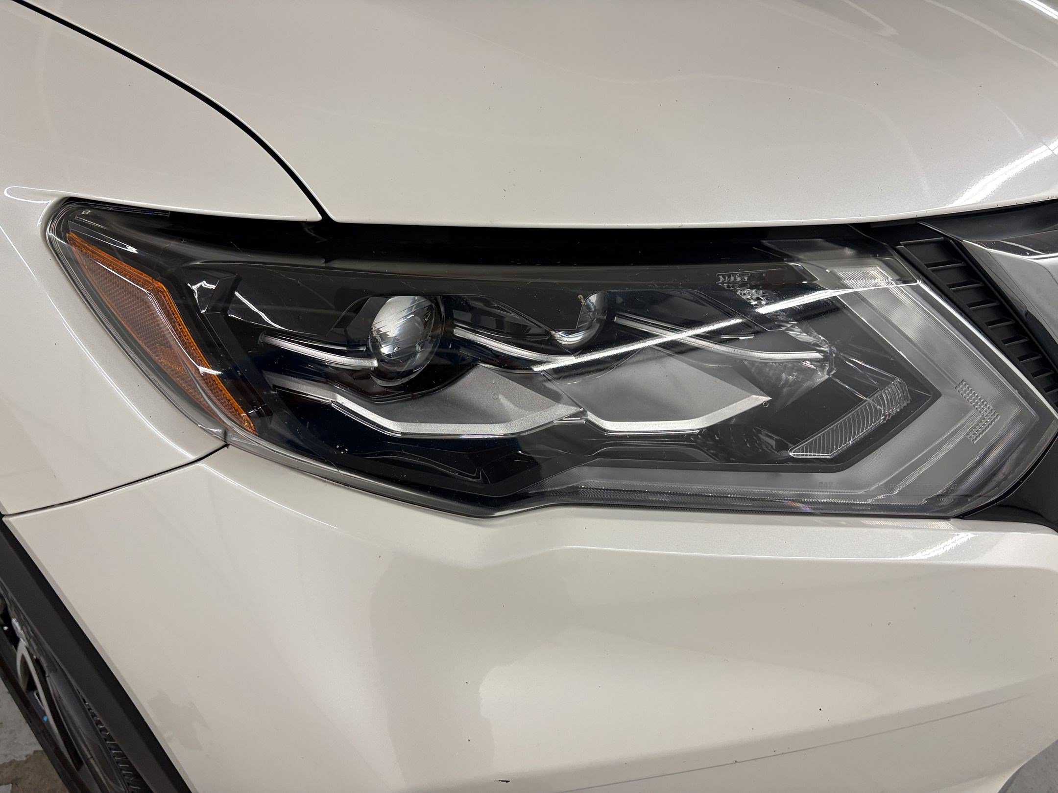 Used 2017 Nissan Rogue SL w/ SL Premium Package FWD image 12