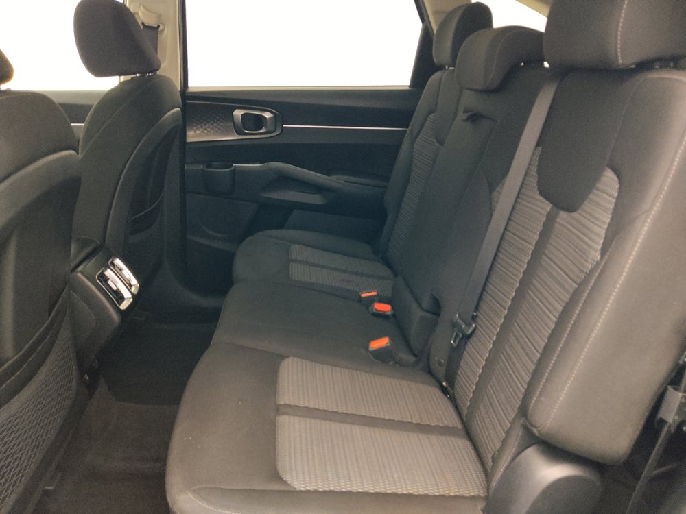 Used 2023 Kia Sorento LX FWD image 18