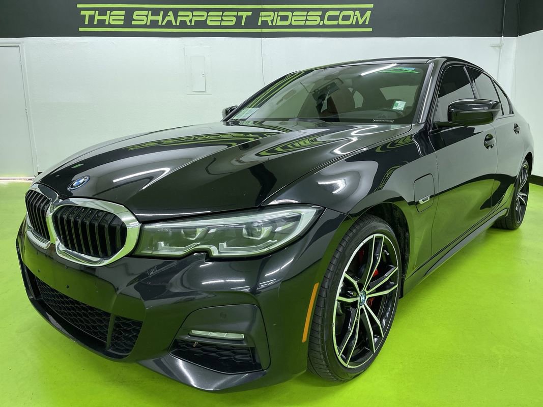 Used 2022 BMW 330e xDrive w/ M Sport Package image 5